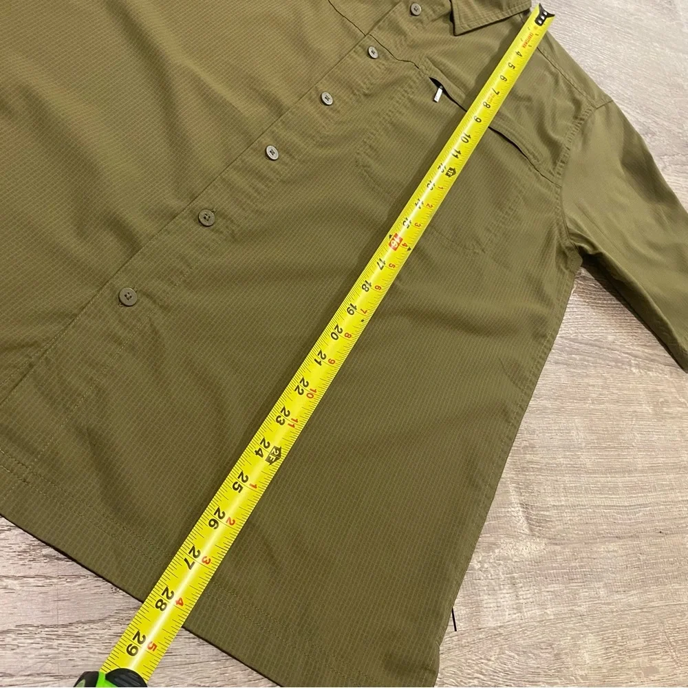 North Face Button Up Short Sleeve Performance Shirt Men’s Medium Army Green